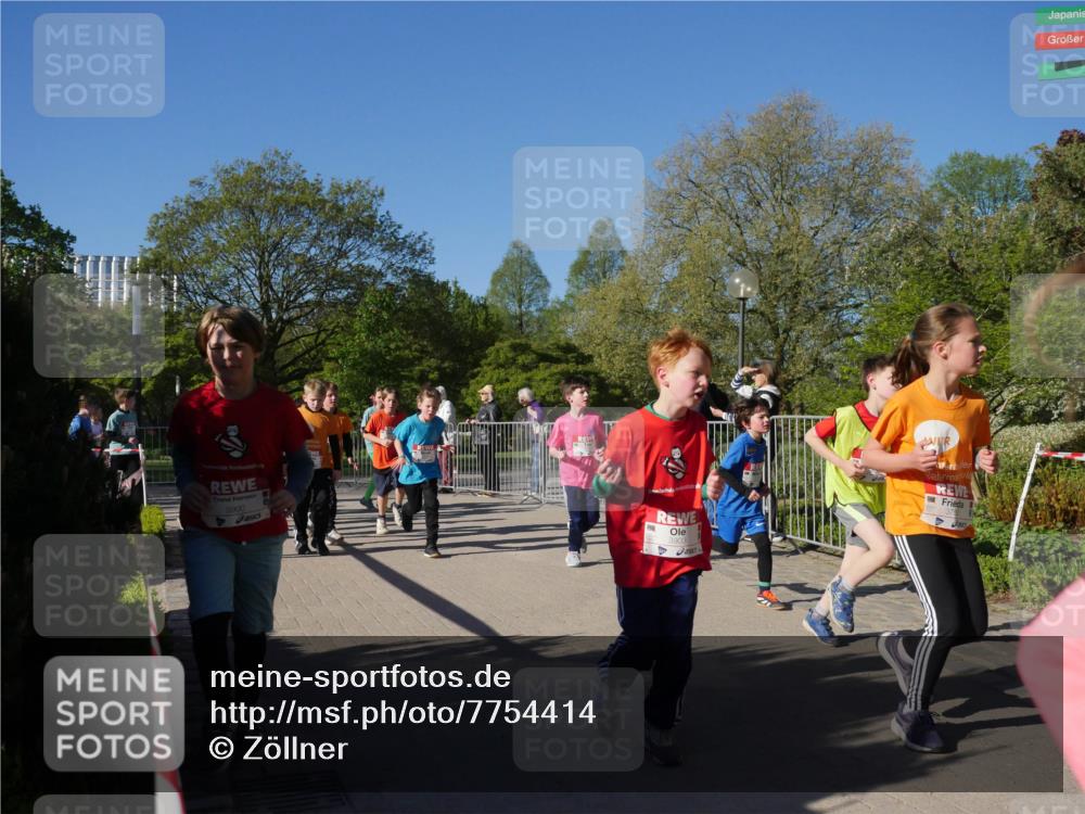 25.04.2025 - Das Zehntel Zöllner http://msf.ph/oto/7754414 26.04.2025 08:45:46 Laufen 3900, 3903 meine-sportfotos.de