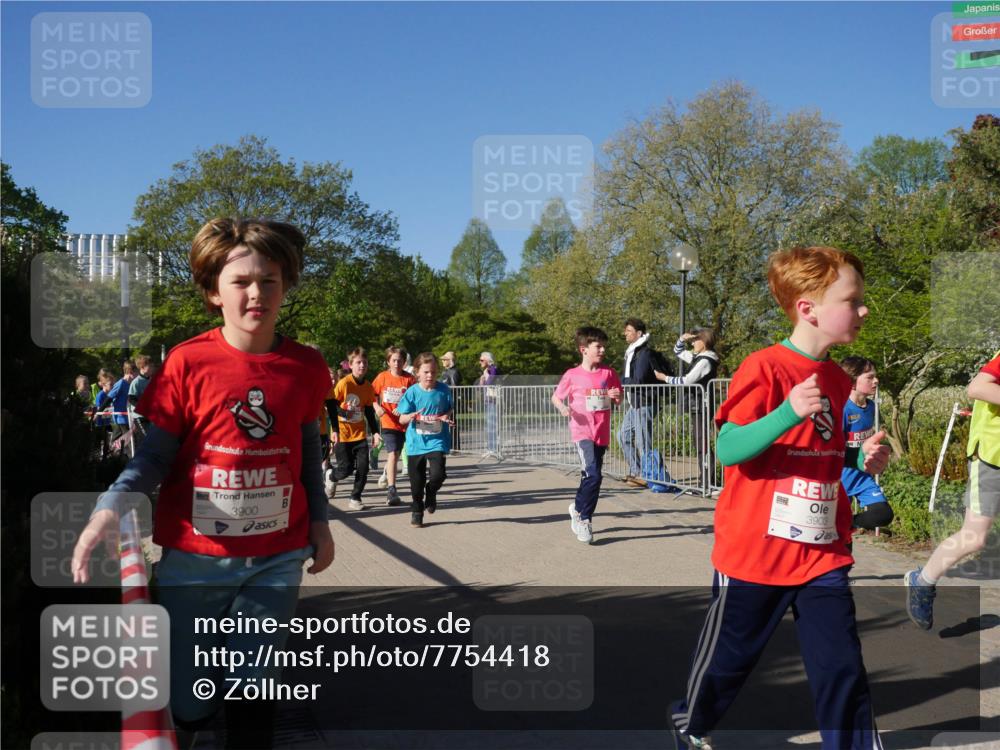 25.04.2025 - Das Zehntel Zöllner http://msf.ph/oto/7754418 26.04.2025 08:45:47 Laufen 3900, 3903 meine-sportfotos.de