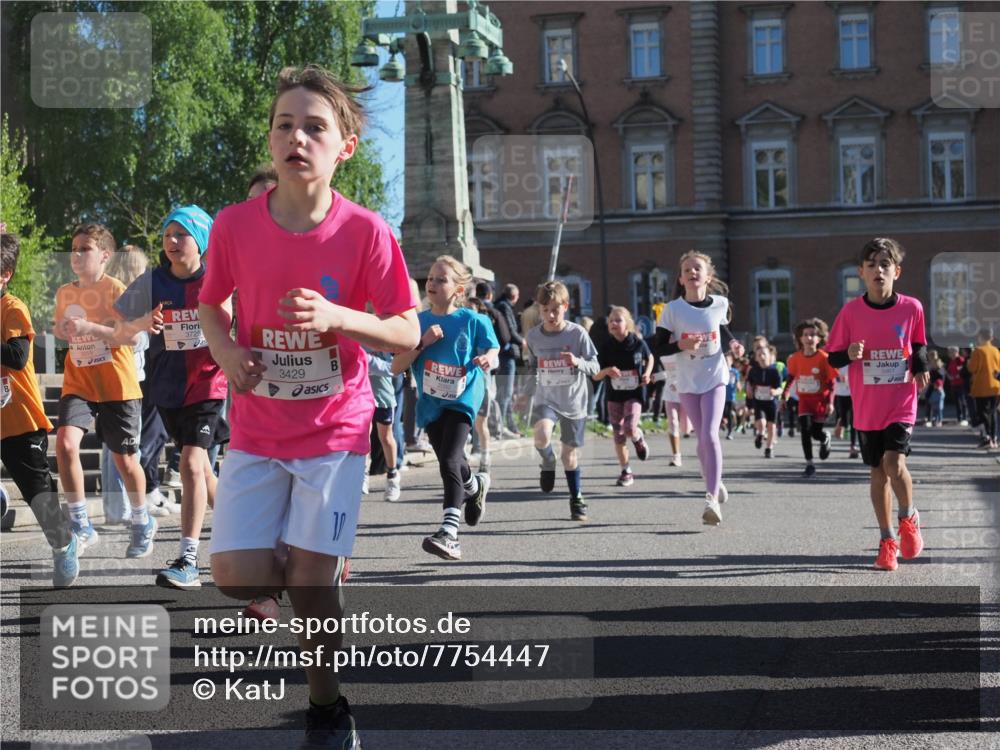 25.04.2025 - Das Zehntel KatJ http://msf.ph/oto/7754447 26.04.2025 08:51:56 Laufen 3725, 3429 meine-sportfotos.de