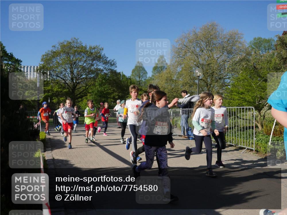 25.04.2025 - Das Zehntel Zöllner http://msf.ph/oto/7754580 26.04.2025 08:46:03 Laufen 1053 meine-sportfotos.de
