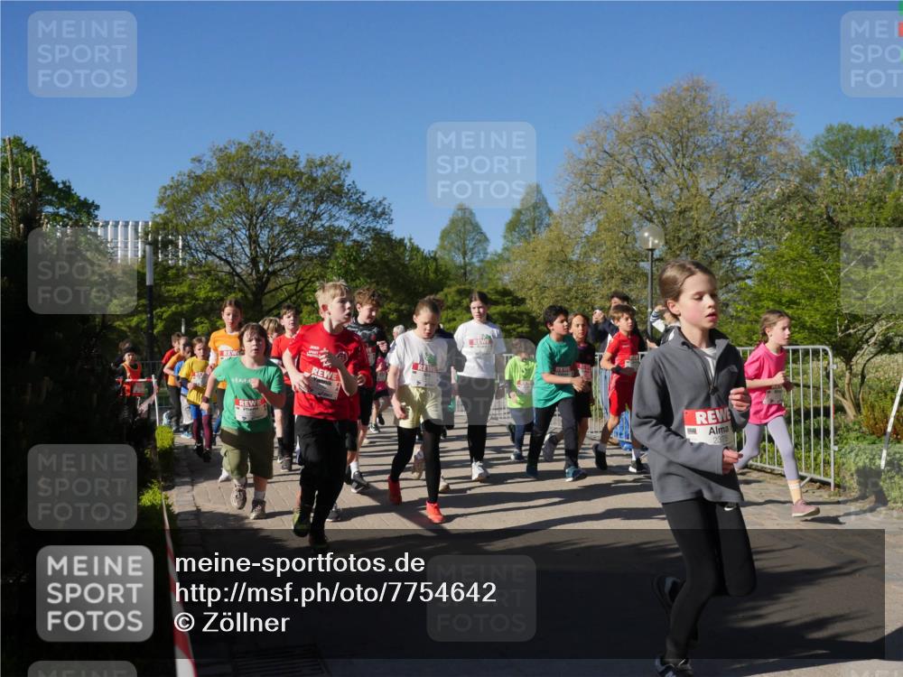 25.04.2025 - Das Zehntel Zöllner http://msf.ph/oto/7754642 26.04.2025 08:46:09 Laufen 2378 meine-sportfotos.de