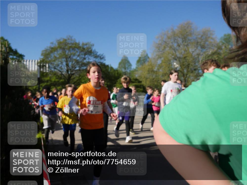 25.04.2025 - Das Zehntel Zöllner http://msf.ph/oto/7754659 26.04.2025 08:46:11 Laufen  meine-sportfotos.de
