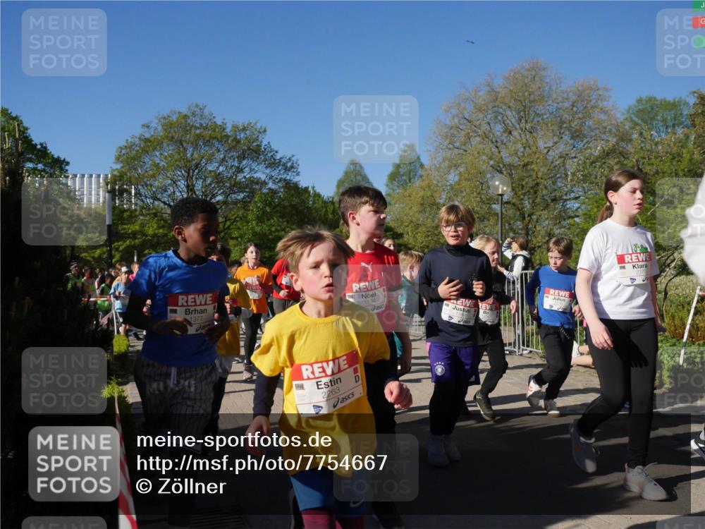 25.04.2025 - Das Zehntel Zöllner http://msf.ph/oto/7754667 26.04.2025 08:46:12 Laufen 1377, 1194, 1125, 1169, 2263, 2370 meine-sportfotos.de