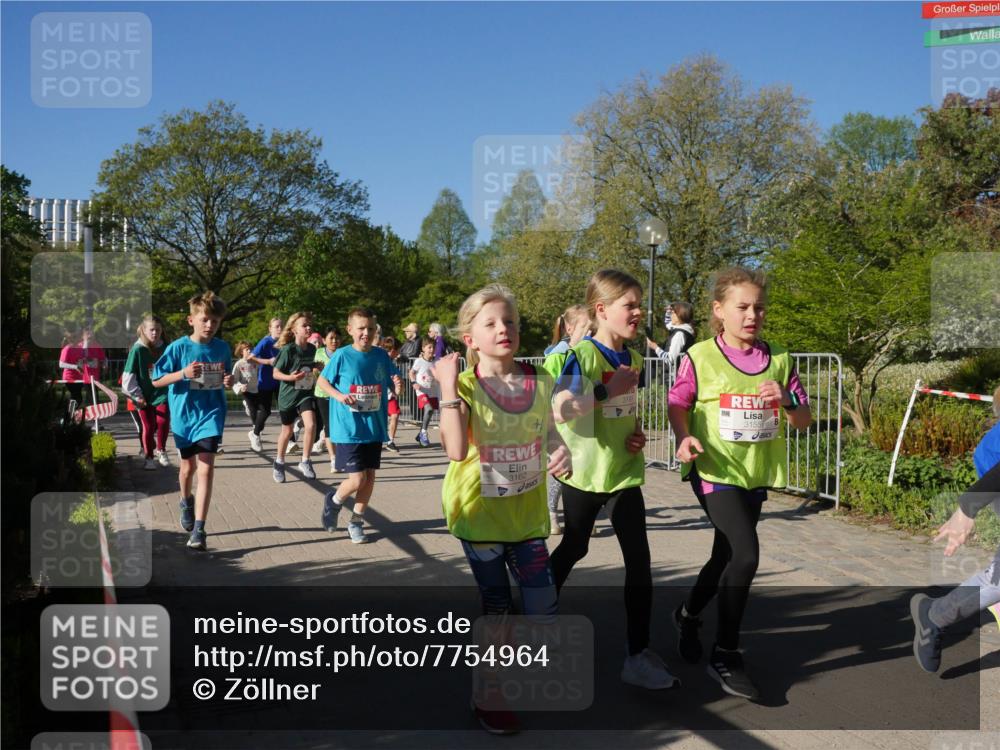 25.04.2025 - Das Zehntel Zöllner http://msf.ph/oto/7754964 26.04.2025 08:46:44 Laufen 3162, 3155 meine-sportfotos.de