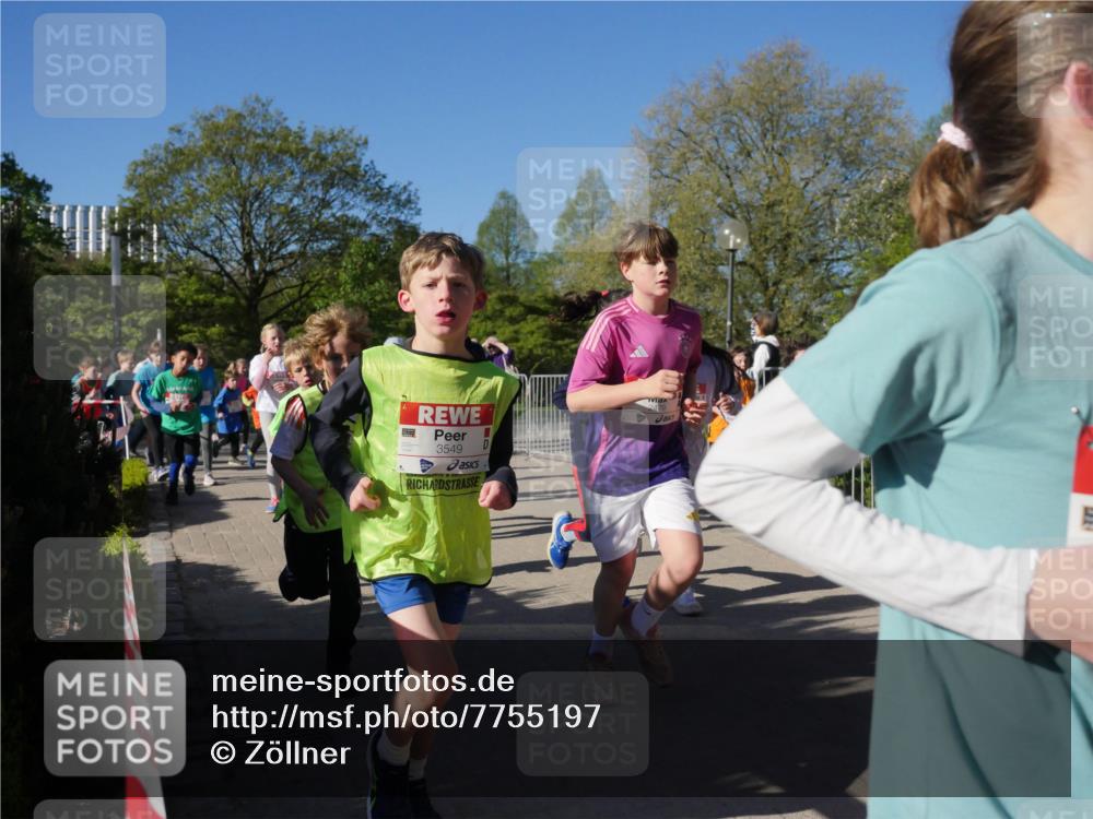 25.04.2025 - Das Zehntel Zöllner http://msf.ph/oto/7755197 26.04.2025 08:47:07 Laufen 3549 meine-sportfotos.de