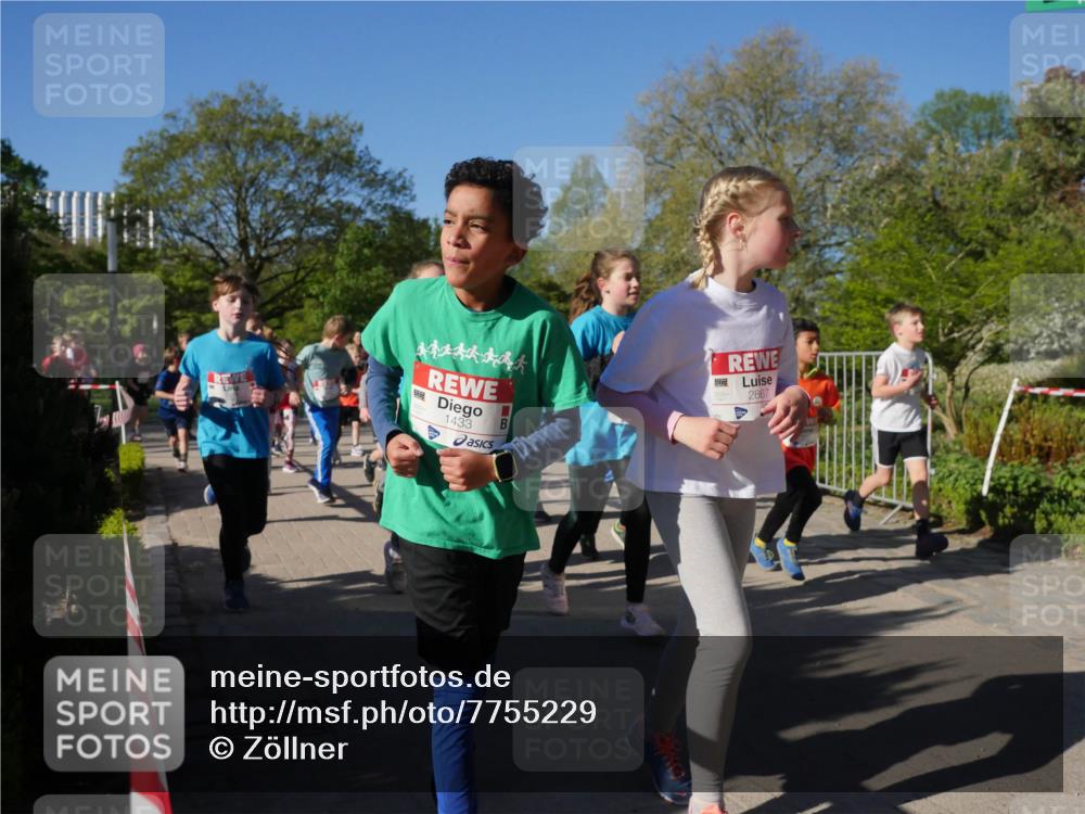 25.04.2025 - Das Zehntel Zöllner http://msf.ph/oto/7755229 26.04.2025 08:47:10 Laufen 44444444, 1433, 2867 meine-sportfotos.de