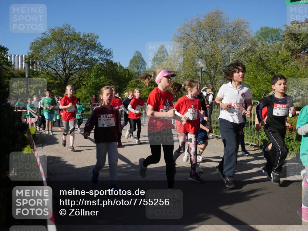 25.04.2025 - Das Zehntel Zöllner http://msf.ph/oto/7755256 26.04.2025 08:47:14 Laufen 2443 meine-sportfotos.de