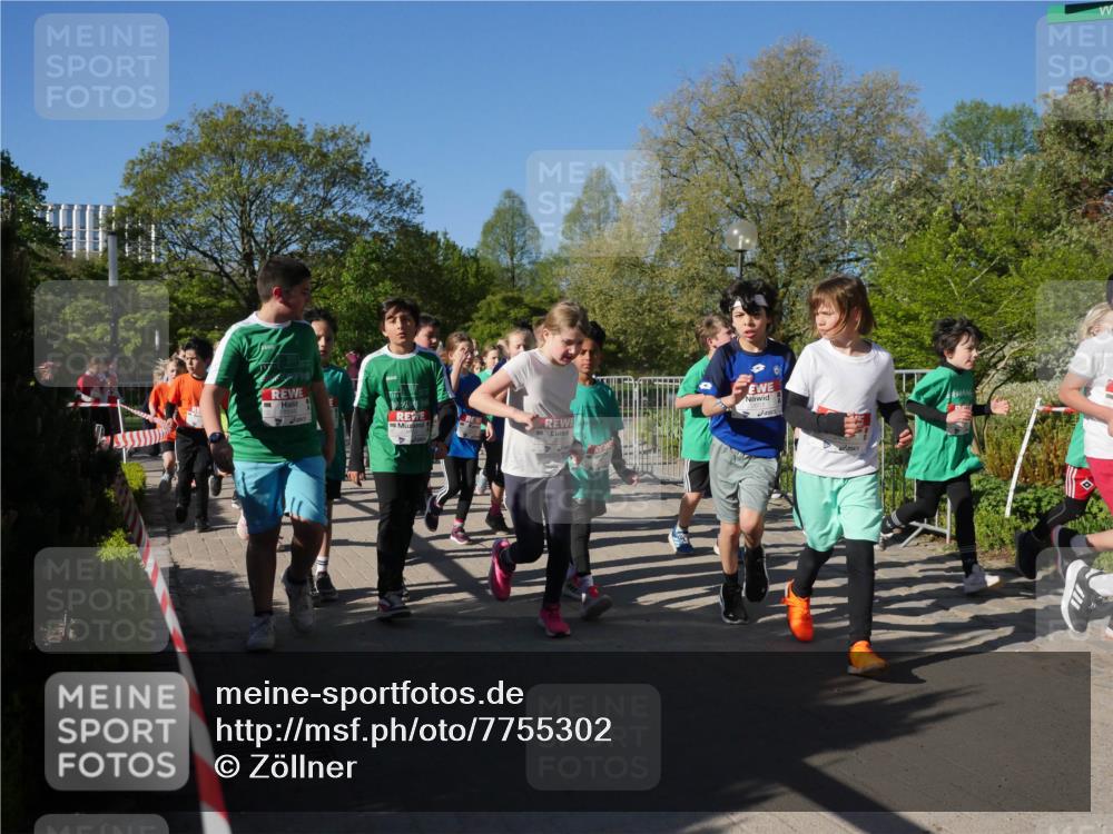 25.04.2025 - Das Zehntel Zöllner http://msf.ph/oto/7755302 26.04.2025 08:47:18 Laufen  meine-sportfotos.de