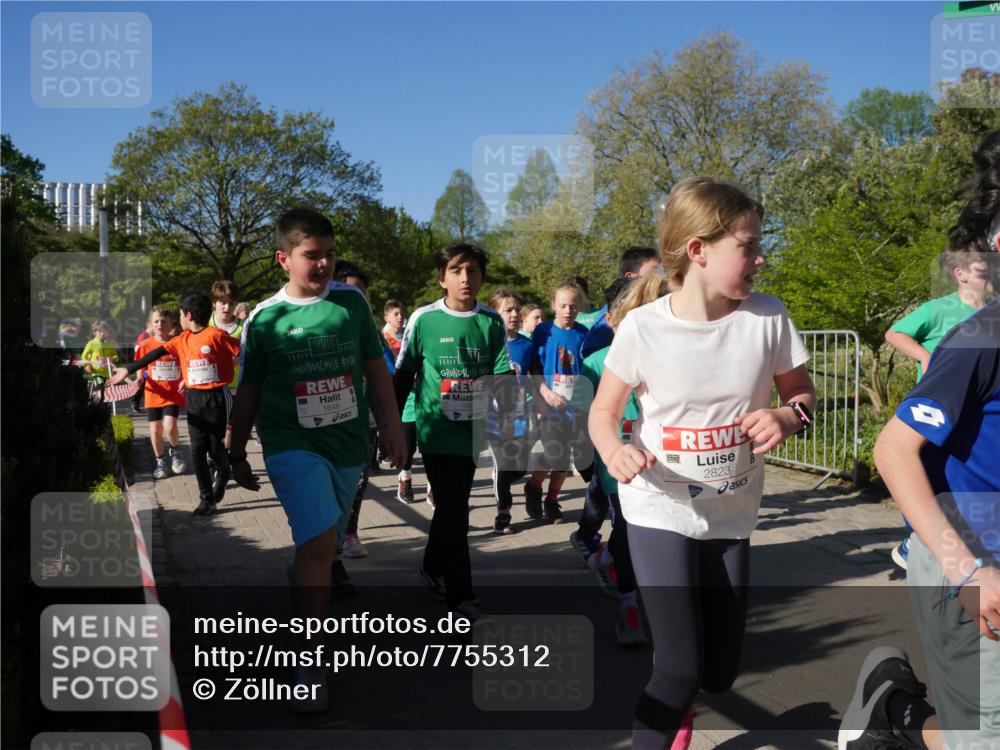 25.04.2025 - Das Zehntel Zöllner http://msf.ph/oto/7755312 26.04.2025 08:47:19 Laufen 1648, 2823 meine-sportfotos.de