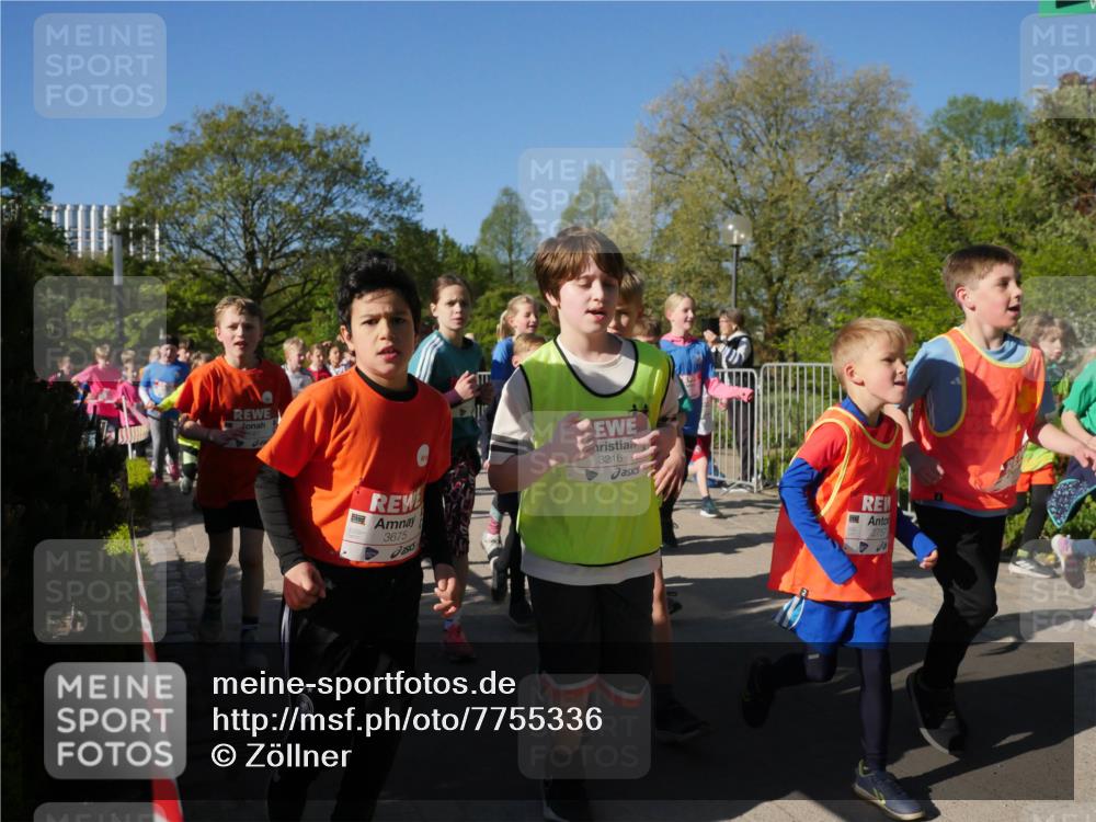 25.04.2025 - Das Zehntel Zöllner http://msf.ph/oto/7755336 26.04.2025 08:47:21 Laufen 3675, 3216, 2757 meine-sportfotos.de
