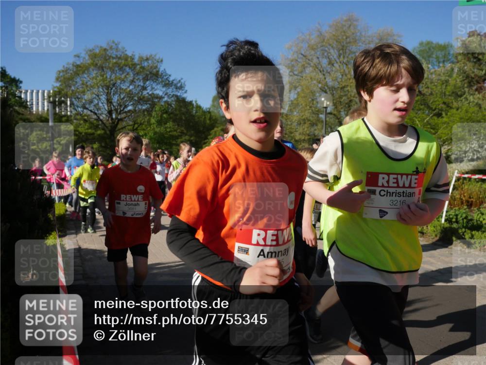 25.04.2025 - Das Zehntel Zöllner http://msf.ph/oto/7755345 26.04.2025 08:47:22 Laufen 3681, 3216 meine-sportfotos.de