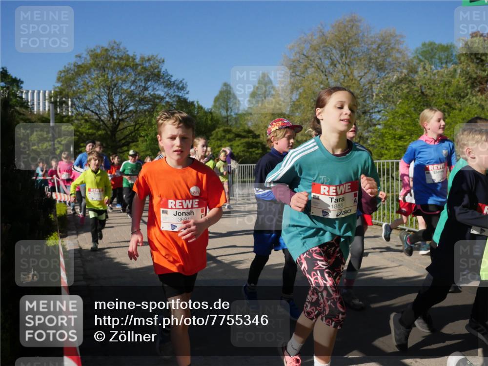 25.04.2025 - Das Zehntel Zöllner http://msf.ph/oto/7755346 26.04.2025 08:47:22 Laufen 3681, 1885 meine-sportfotos.de