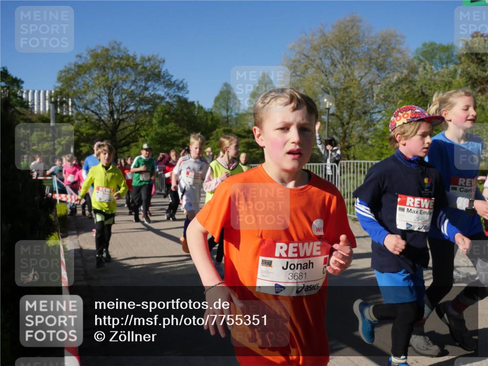 25.04.2025 - Das Zehntel Zöllner http://msf.ph/oto/7755351 26.04.2025 08:47:23 Laufen 3681, 3681, 2546 meine-sportfotos.de