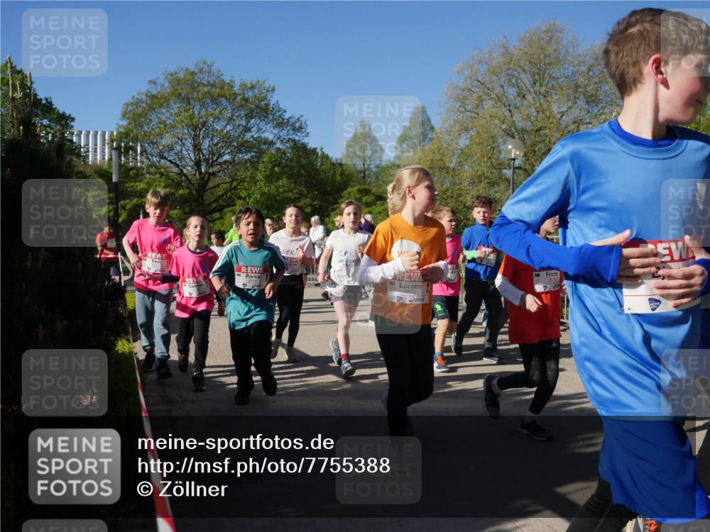 25.04.2025 - Das Zehntel Zöllner http://msf.ph/oto/7755388 26.04.2025 08:47:26 Laufen 1854, 3820 meine-sportfotos.de