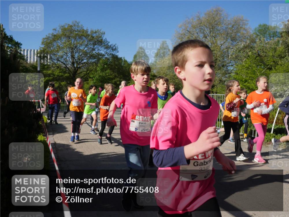 25.04.2025 - Das Zehntel Zöllner http://msf.ph/oto/7755408 26.04.2025 08:47:28 Laufen 3358, 3348 meine-sportfotos.de