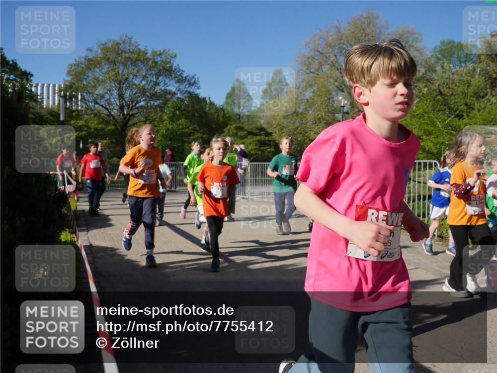 25.04.2025 - Das Zehntel Zöllner http://msf.ph/oto/7755412 26.04.2025 08:47:28 Laufen 8 meine-sportfotos.de