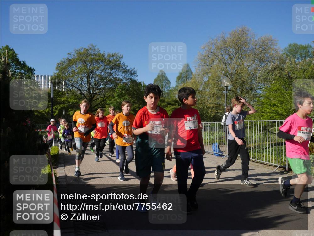 25.04.2025 - Das Zehntel Zöllner http://msf.ph/oto/7755462 26.04.2025 08:47:34 Laufen 186, 1791 meine-sportfotos.de