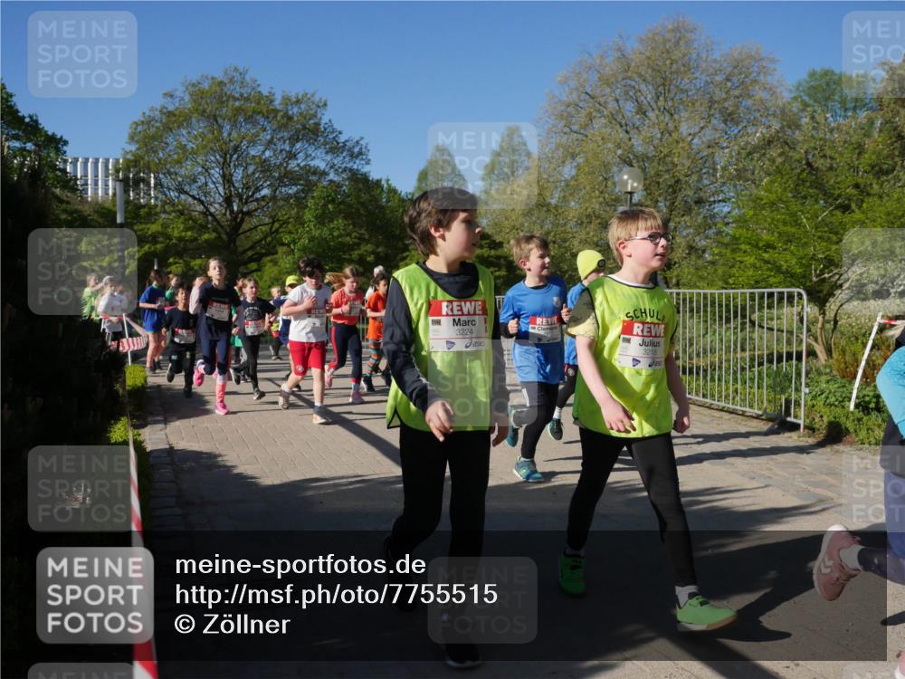 25.04.2025 - Das Zehntel Zöllner http://msf.ph/oto/7755515 26.04.2025 08:47:39 Laufen 3224, 3218 meine-sportfotos.de