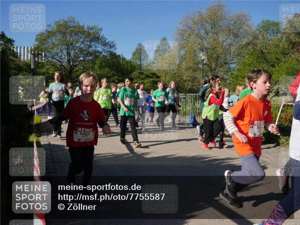 25.04.2025 - Das Zehntel Zöllner http://msf.ph/oto/7755587 26.04.2025 08:47:46 Laufen 1678, 3655 meine-sportfotos.de