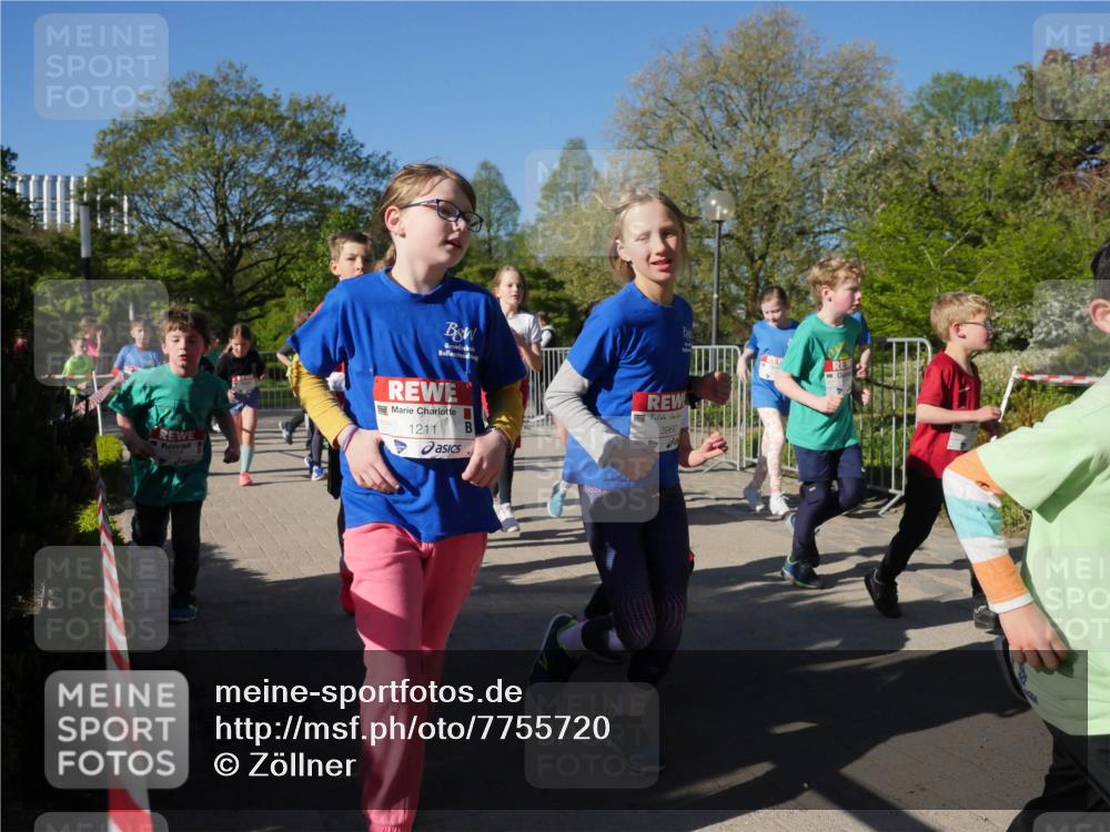 25.04.2025 - Das Zehntel Zöllner http://msf.ph/oto/7755720 26.04.2025 08:47:59 Laufen 1211, 3960 meine-sportfotos.de