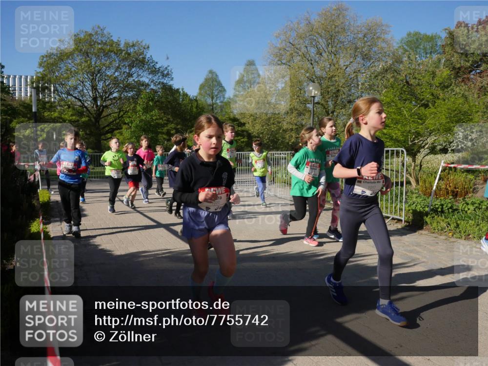 25.04.2025 - Das Zehntel Zöllner http://msf.ph/oto/7755742 26.04.2025 08:48:01 Laufen 1020, 444444, 1017 meine-sportfotos.de