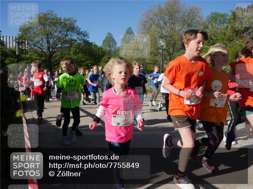 25.04.2025 - Das Zehntel Zöllner http://msf.ph/oto/7755849 26.04.2025 08:48:11 Laufen 3245, 380, 3818 meine-sportfotos.de