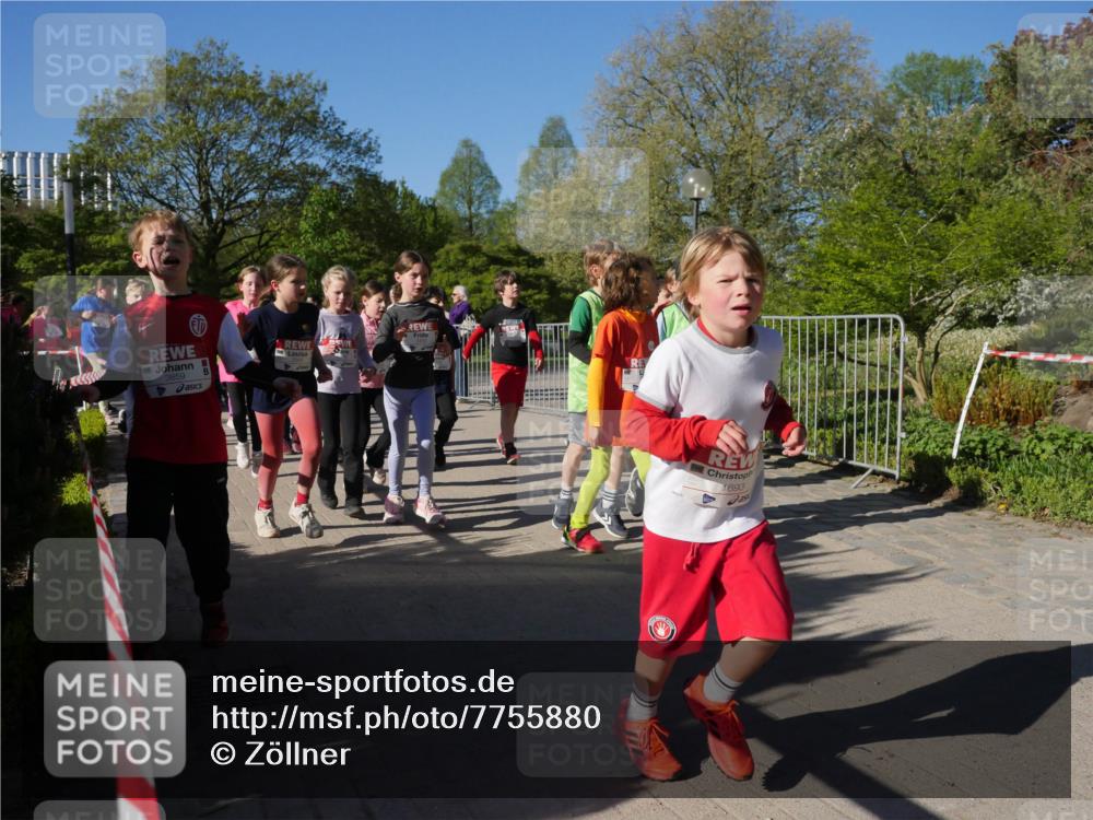 25.04.2025 - Das Zehntel Zöllner http://msf.ph/oto/7755880 26.04.2025 08:48:14 Laufen 3859, 1693 meine-sportfotos.de
