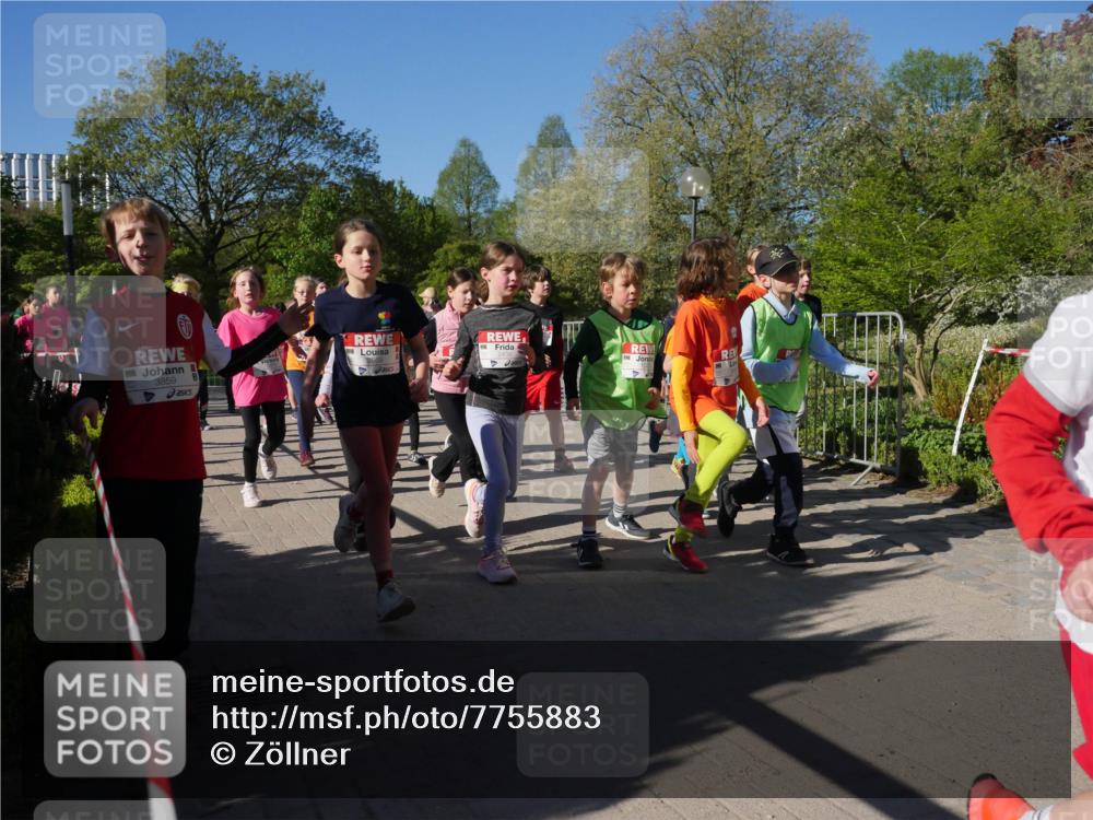 25.04.2025 - Das Zehntel Zöllner http://msf.ph/oto/7755883 26.04.2025 08:48:14 Laufen 3859 meine-sportfotos.de