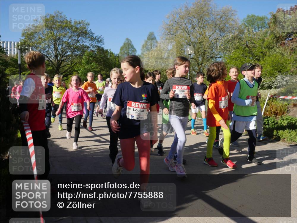25.04.2025 - Das Zehntel Zöllner http://msf.ph/oto/7755888 26.04.2025 08:48:15 Laufen 2669 meine-sportfotos.de