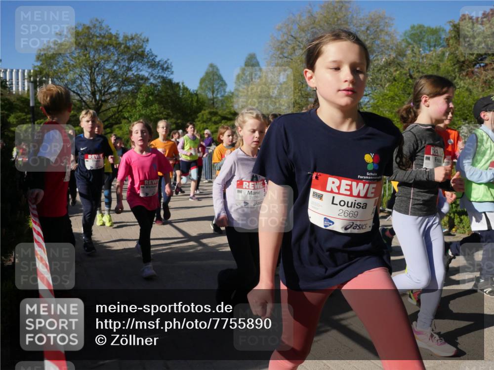 25.04.2025 - Das Zehntel Zöllner http://msf.ph/oto/7755890 26.04.2025 08:48:15 Laufen 2676, 2669, 2669 meine-sportfotos.de