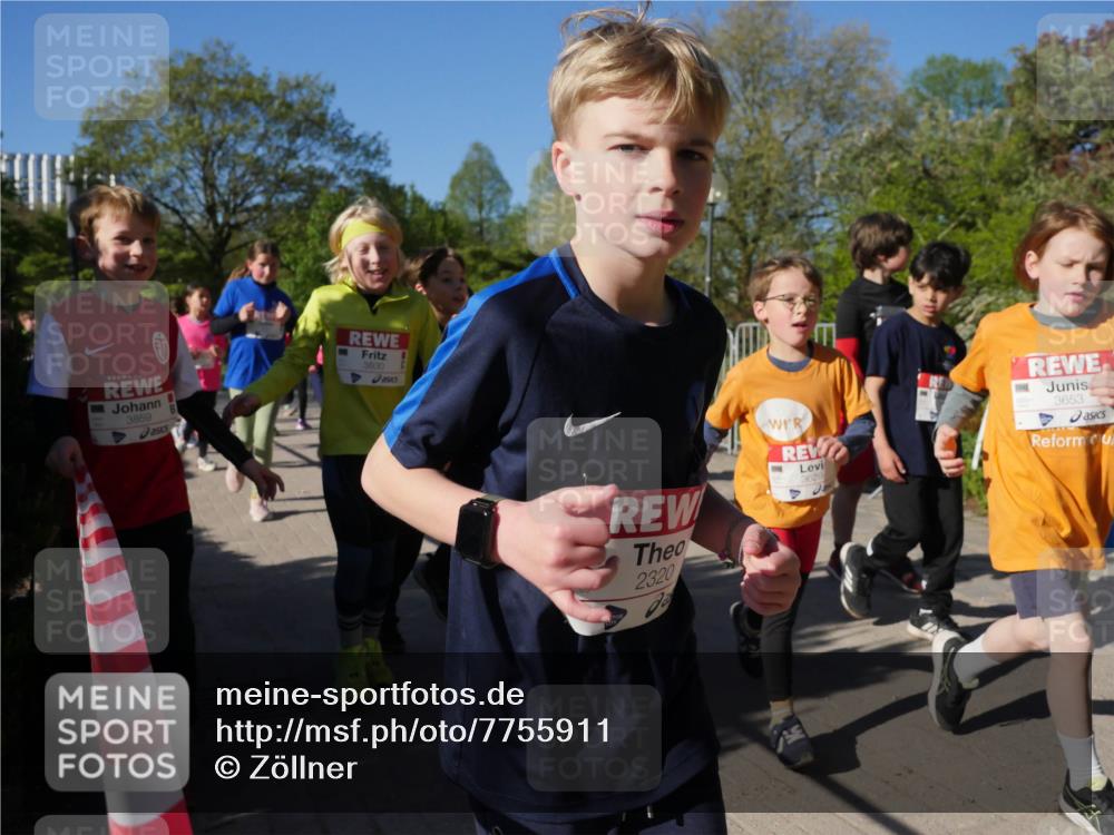 25.04.2025 - Das Zehntel Zöllner http://msf.ph/oto/7755911 26.04.2025 08:48:17 Laufen 3859, 3830, 2320, 3653, 3629 meine-sportfotos.de