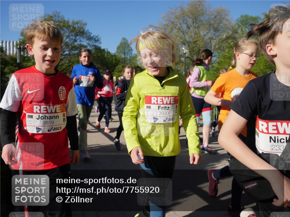 25.04.2025 - Das Zehntel Zöllner http://msf.ph/oto/7755920 26.04.2025 08:48:18 Laufen 2117, 3859, 3830, 233 meine-sportfotos.de