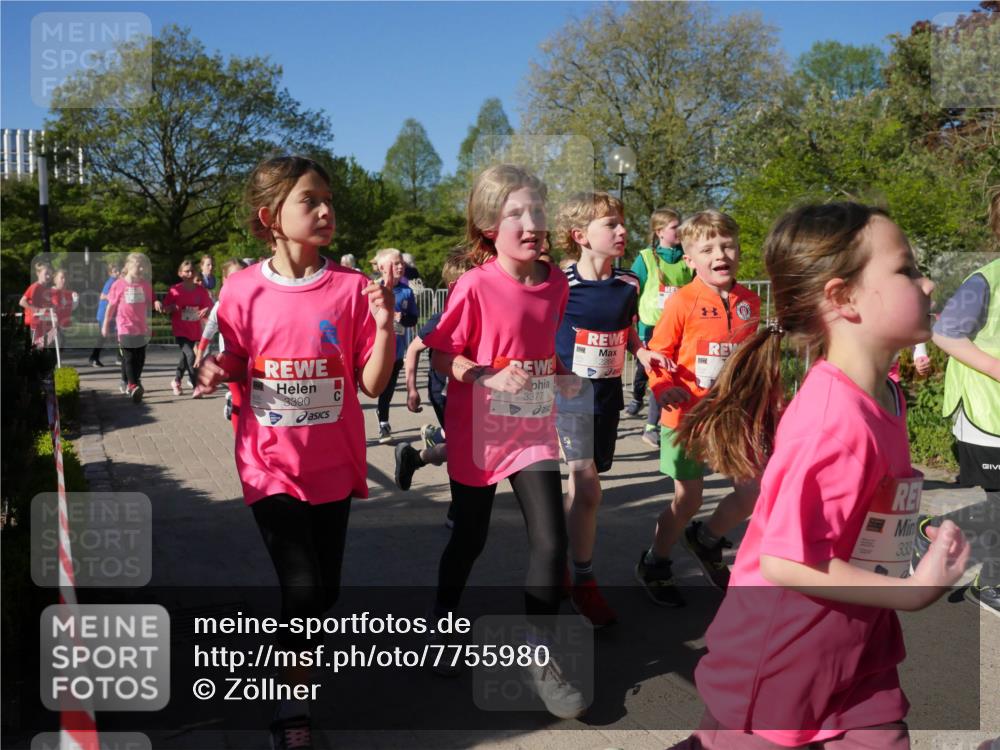 25.04.2025 - Das Zehntel Zöllner http://msf.ph/oto/7755980 26.04.2025 08:48:24 Laufen 3390, 3377, 2266, 333 meine-sportfotos.de
