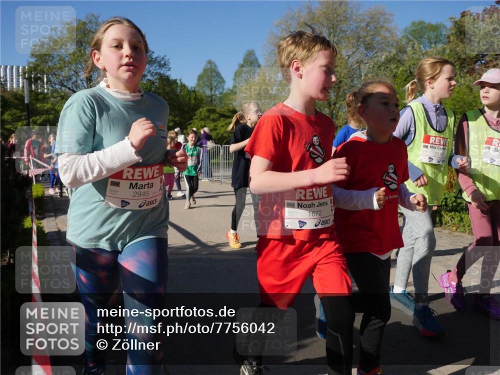25.04.2025 - Das Zehntel Zöllner http://msf.ph/oto/7756042 26.04.2025 08:48:29 Laufen 2945, 1672, 1672, 2515 meine-sportfotos.de