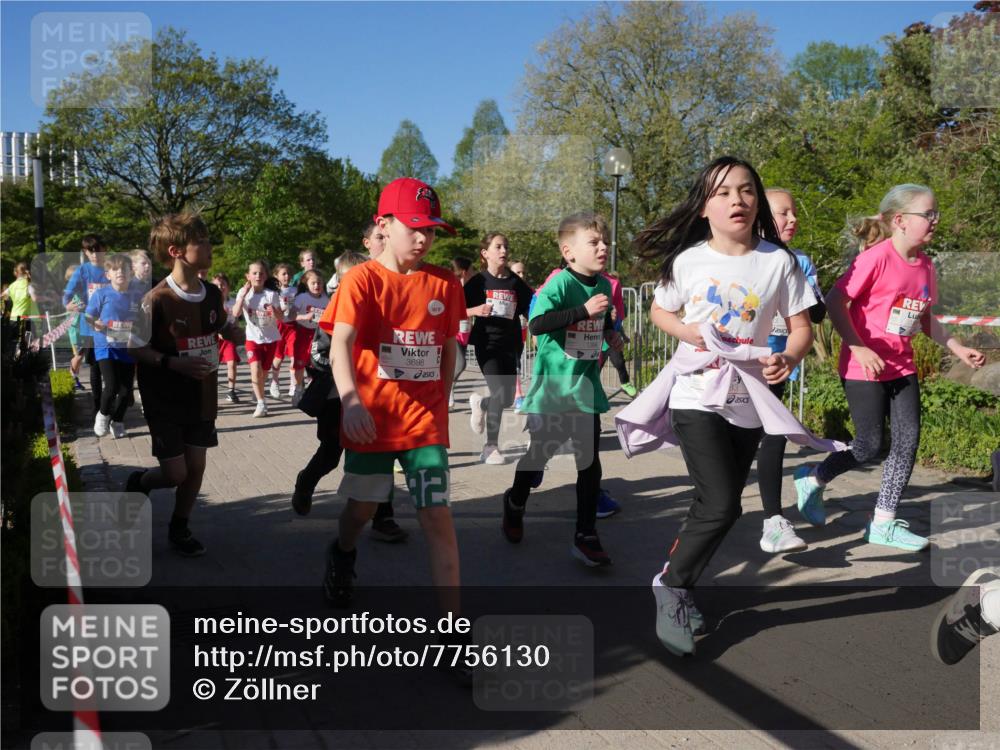 25.04.2025 - Das Zehntel Zöllner http://msf.ph/oto/7756130 26.04.2025 08:48:38 Laufen 3698, 2, 1386 meine-sportfotos.de