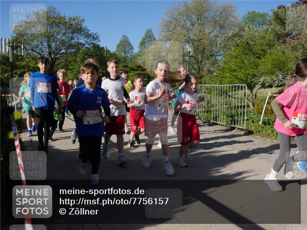 25.04.2025 - Das Zehntel Zöllner http://msf.ph/oto/7756157 26.04.2025 08:48:40 Laufen 1237, 3341 meine-sportfotos.de