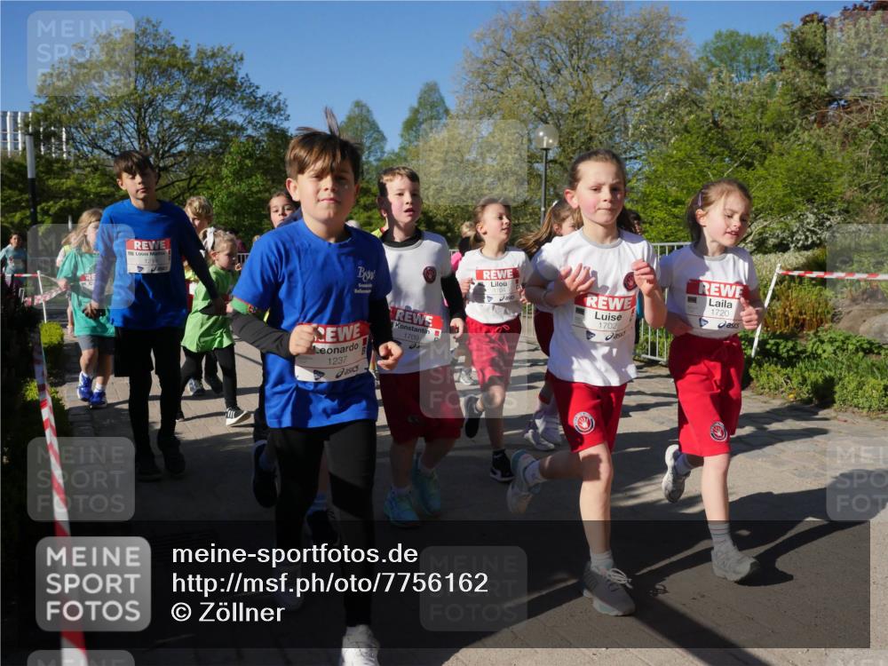 25.04.2025 - Das Zehntel Zöllner http://msf.ph/oto/7756162 26.04.2025 08:48:40 Laufen 1214, 1237, 1709, 1702, 1720 meine-sportfotos.de