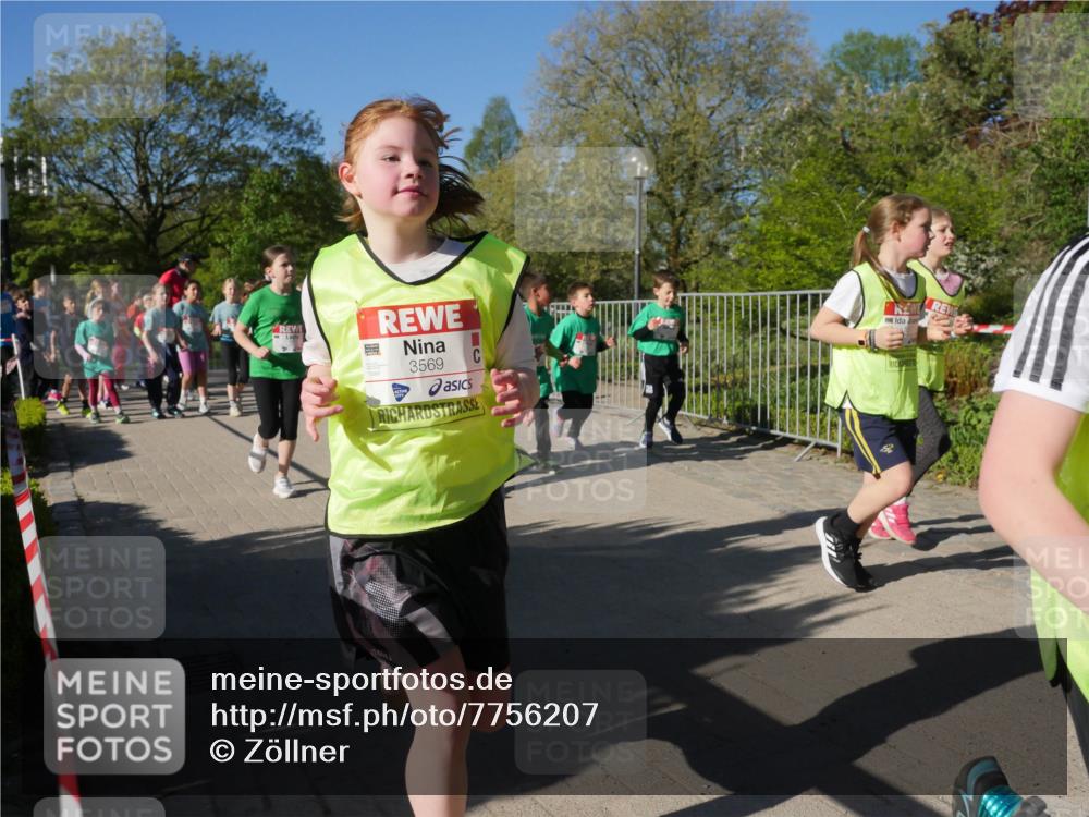 25.04.2025 - Das Zehntel Zöllner http://msf.ph/oto/7756207 26.04.2025 08:48:44 Laufen 3569 meine-sportfotos.de