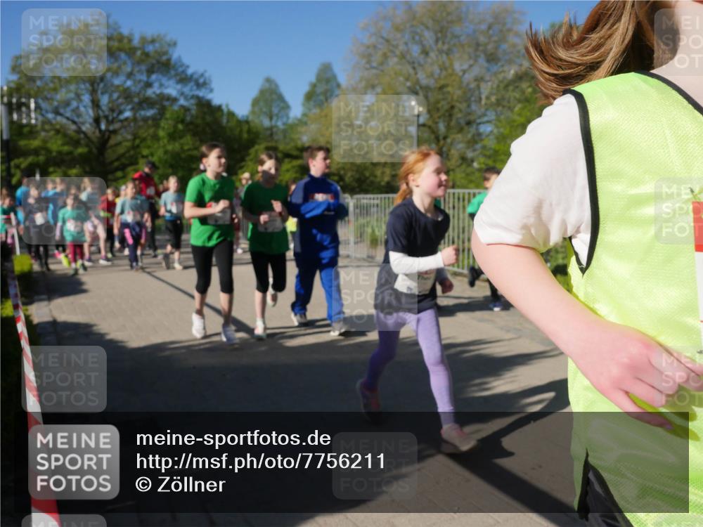 25.04.2025 - Das Zehntel Zöllner http://msf.ph/oto/7756211 26.04.2025 08:48:45 Laufen  meine-sportfotos.de