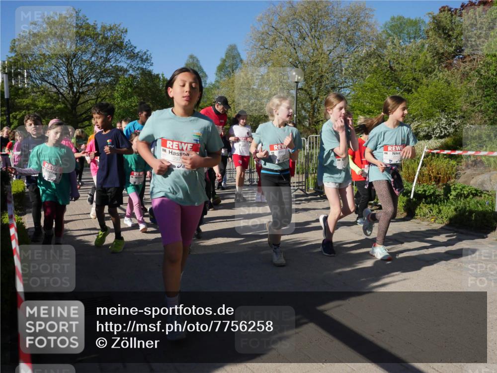 25.04.2025 - Das Zehntel Zöllner http://msf.ph/oto/7756258 26.04.2025 08:48:49 Laufen 297 meine-sportfotos.de