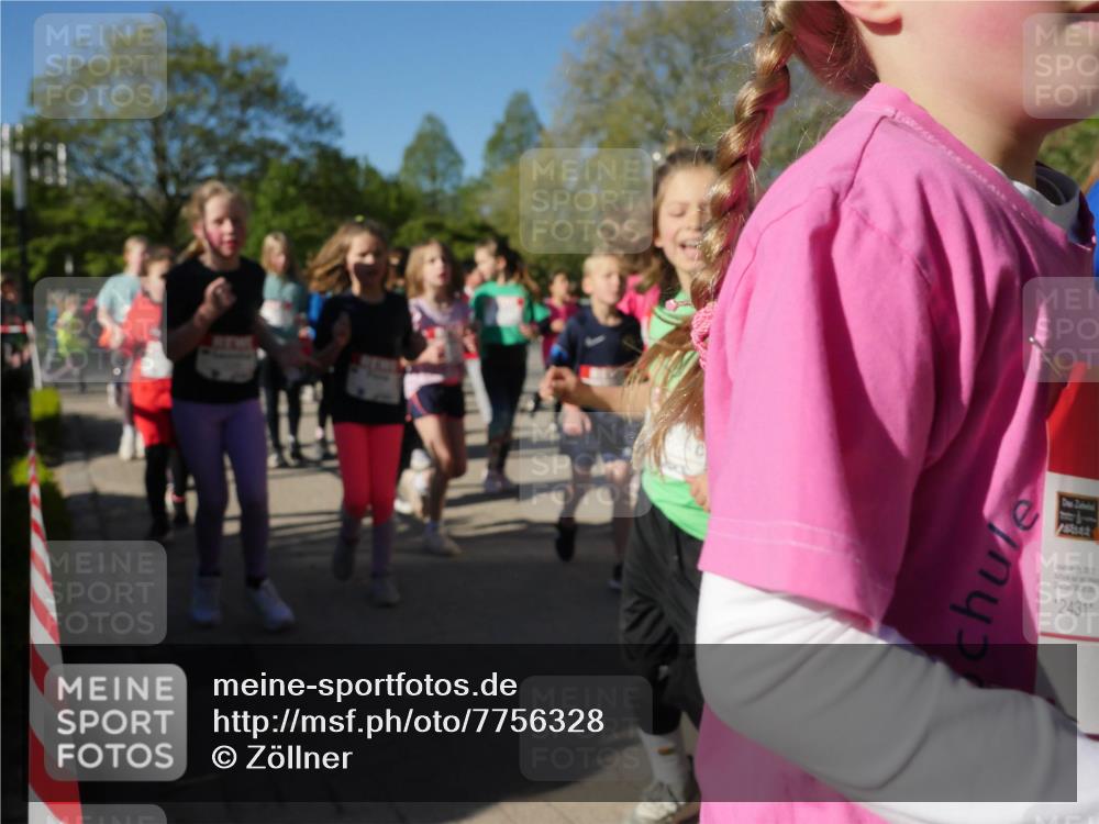 25.04.2025 - Das Zehntel Zöllner http://msf.ph/oto/7756328 26.04.2025 08:48:55 Laufen  meine-sportfotos.de