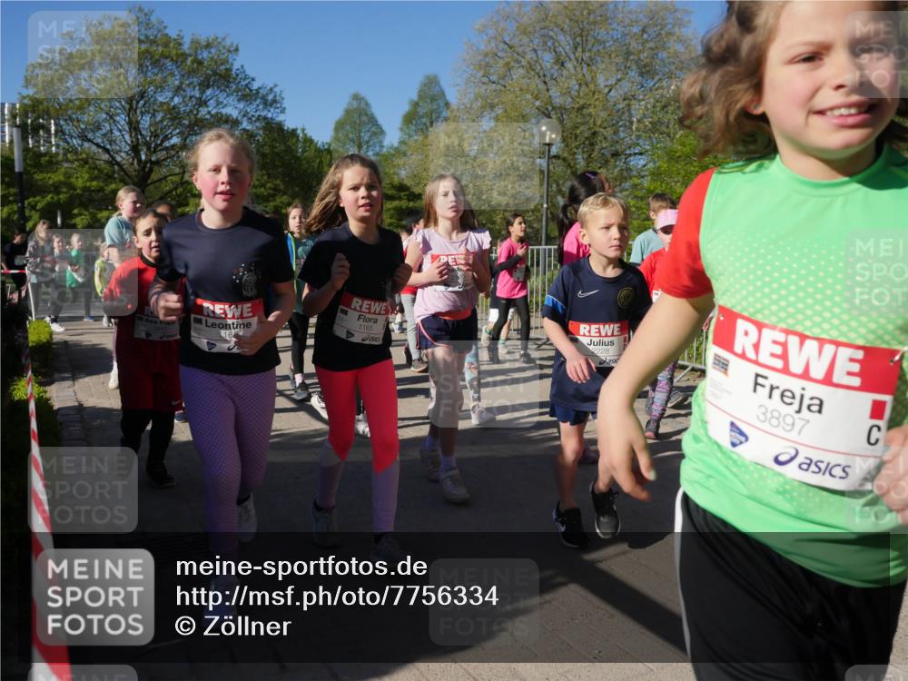 25.04.2025 - Das Zehntel Zöllner http://msf.ph/oto/7756334 26.04.2025 08:48:55 Laufen 1165, 116, 2228, 3897 meine-sportfotos.de