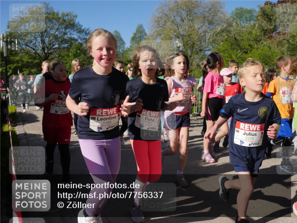 25.04.2025 - Das Zehntel Zöllner http://msf.ph/oto/7756337 26.04.2025 08:48:56 Laufen 3940, 1168, 1165, 2228 meine-sportfotos.de
