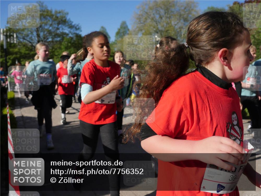 25.04.2025 - Das Zehntel Zöllner http://msf.ph/oto/7756352 26.04.2025 08:48:57 Laufen 3939, 201, 3940, 3940 meine-sportfotos.de