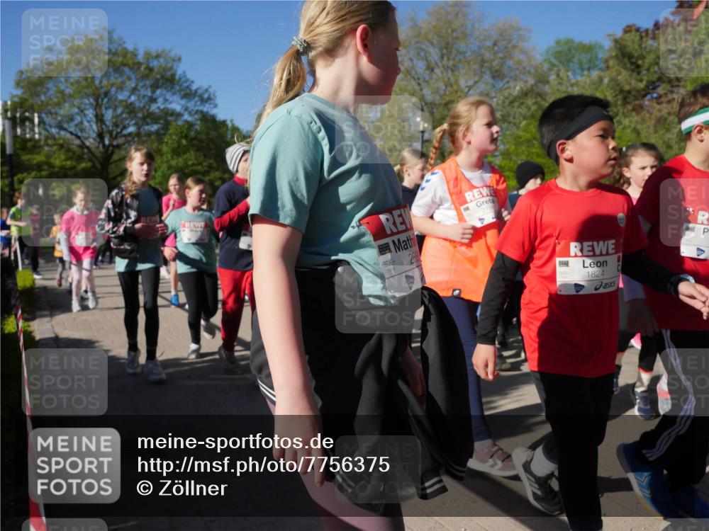 25.04.2025 - Das Zehntel Zöllner http://msf.ph/oto/7756375 26.04.2025 08:48:59 Laufen 288, 1824 meine-sportfotos.de