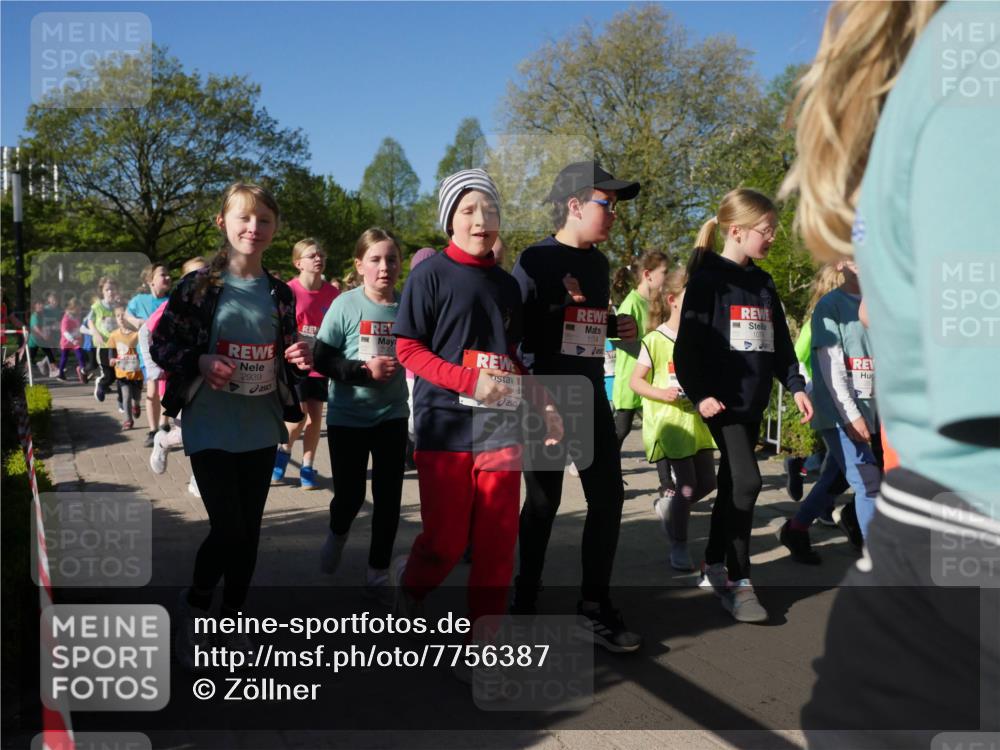 25.04.2025 - Das Zehntel Zöllner http://msf.ph/oto/7756387 26.04.2025 08:49:00 Laufen 2939, 2950, 1174 meine-sportfotos.de