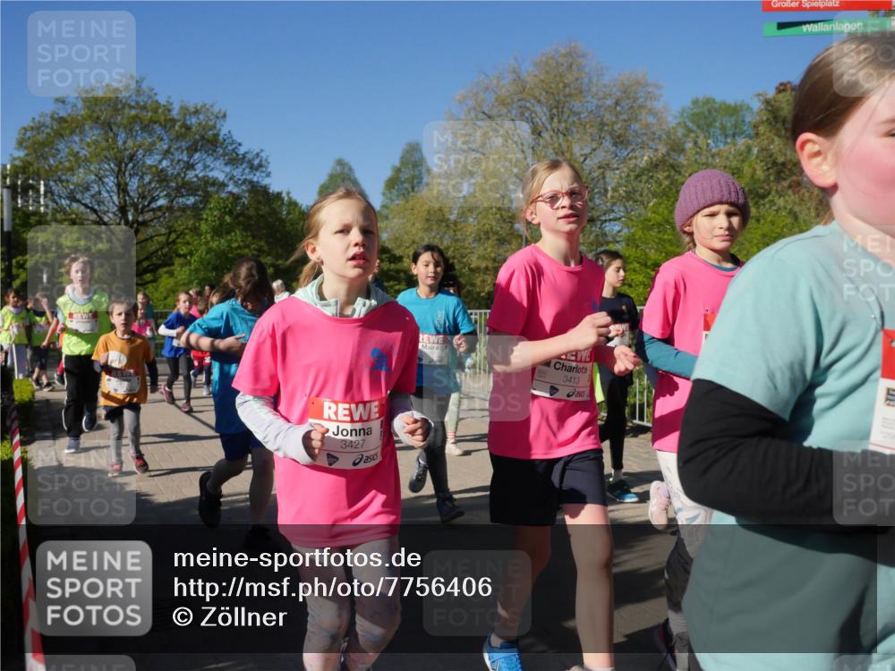 25.04.2025 - Das Zehntel Zöllner http://msf.ph/oto/7756406 26.04.2025 08:49:02 Laufen 3427, 3413 meine-sportfotos.de
