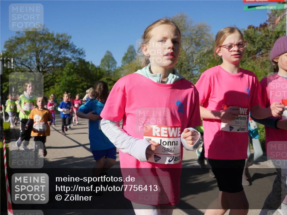 25.04.2025 - Das Zehntel Zöllner http://msf.ph/oto/7756413 26.04.2025 08:49:02 Laufen 3427, 3413 meine-sportfotos.de