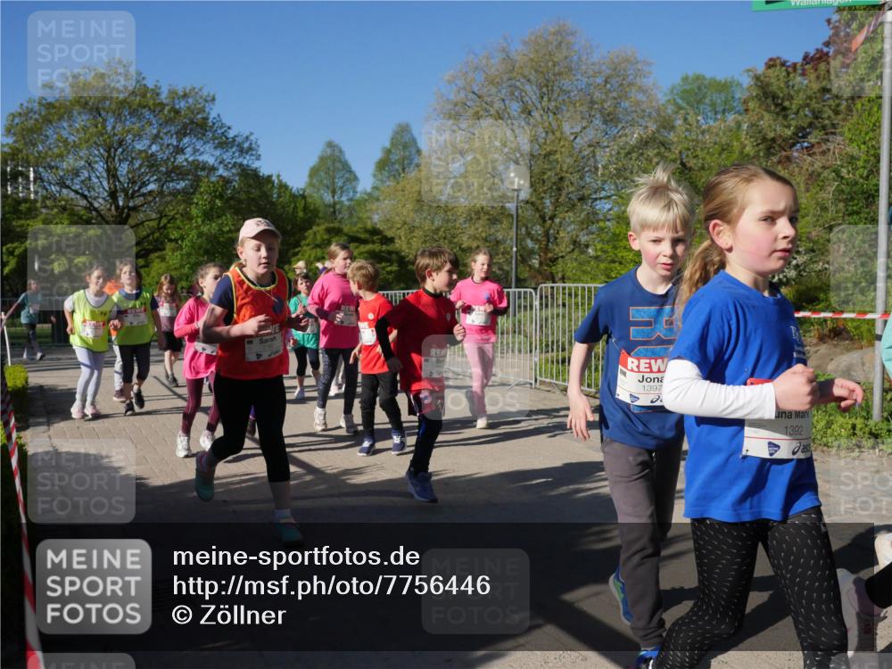 25.04.2025 - Das Zehntel Zöllner http://msf.ph/oto/7756446 26.04.2025 08:49:06 Laufen 1397, 1392 meine-sportfotos.de