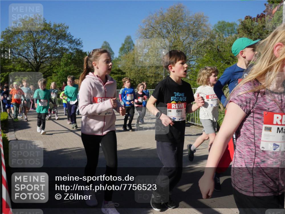 25.04.2025 - Das Zehntel Zöllner http://msf.ph/oto/7756523 26.04.2025 08:49:12 Laufen 2126, 2701, 1 meine-sportfotos.de